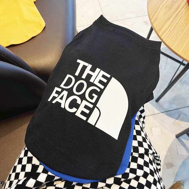 ملابس هزلي ملابس الحيوانات الأليفة تي شيرت Adidog The Dog Face لملابس الكلاب لصيف الشمس